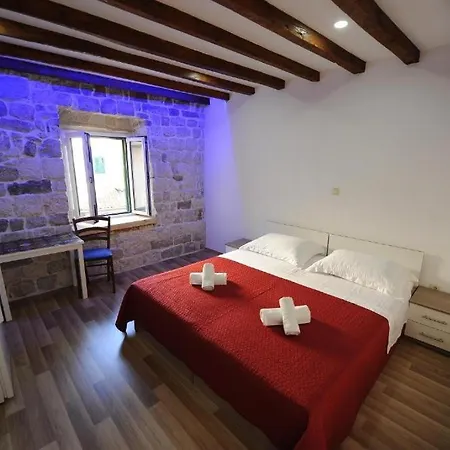 Guest house And By The Sea - 17934 Split